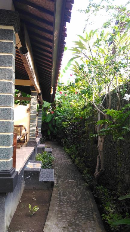 Warung Santa Fe&Bungalows Amed Exterior foto