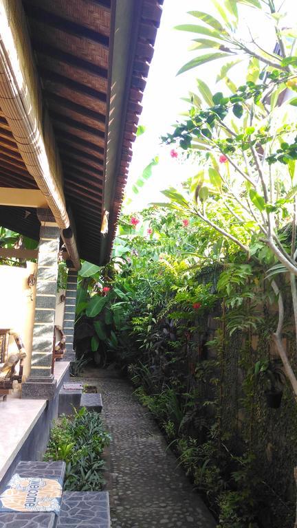 Warung Santa Fe&Bungalows Amed Exterior foto